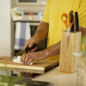 Kép 5/5 - Fiskars Roll-Sharp™ késélező, fehér 4