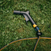 Kép 2/5 - Fiskars Solid locsolópisztoly, állítható, front vezérlésű