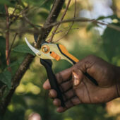 Kép 4/5 - Fiskars Solid™ Metal metszőolló, mellévágó P331 