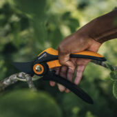 Kép 2/5 - Fiskars Plus™ metszőolló, mellévágó P521