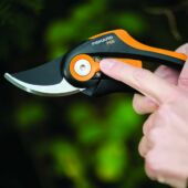 Kép 4/7 - Fiskars SmartFit™ metszőolló P68