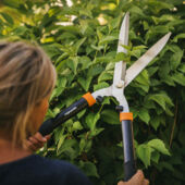 Kép 2/4 - Fiskars Solid sövénynyíró HS21