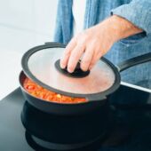 Kép 2/3 - Fiskars FF Rozsdamentes acél párolóserpenyő fedővel