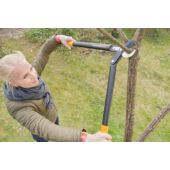 Kép 3/5 - Fiskars PowerGear műanyag fogaskerekes ágvágó, horgos fejű (M) méret L74