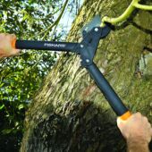 Kép 4/4 - Fiskars Power Step ágvágó L85 3