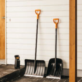 Kép 2/4 - Fiskars Solid hólapát, 131cm