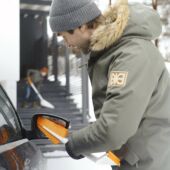 Kép 4/10 - Fiskars SnowXpert kefe és jégkaparó