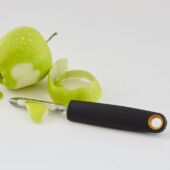 Kép 3/5 - Fiskars rögzített pengés hámozó 2