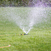 Kép 4/5 - Fiskars álló esőztető, szögletes