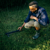 Kép 7/12 - Fiskars X-Series Oszcilláló esőztető (S-M)