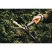 Kép 2/9 - Fiskars PowerGear  műanyag fogaskerekes sövénynyíró HS72