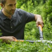 Kép 5/9 - Fiskars PowerGearX fém fogaskerekes sövénynyíró HSX92