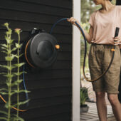 Kép 4/4 - Fiskars fali tartó a Solid tömlőkocsihoz