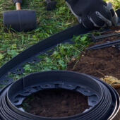 Kép 6/11 - Nortene Flexible Edge rugalmas, műanyag gyepszegély szett, leszúró tüskével, 4 cm x 10 m