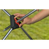 Kép 4/6 -  Stabil háromlábú állvány  A zuhany a háromlábú állványnak köszönhetően bárhol, akár egyenetlen talajon is felállítható.