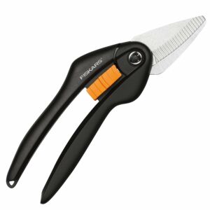 Fiskars SingleStep™ univerzális olló SP28