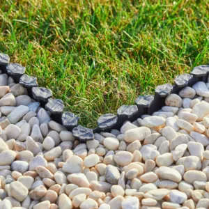 Nortene Deco Barrier - Leszúrható ágyásszegély dekoratív, köves stílusú szegélyszéllel, 7,7 méter x 12,5 cm