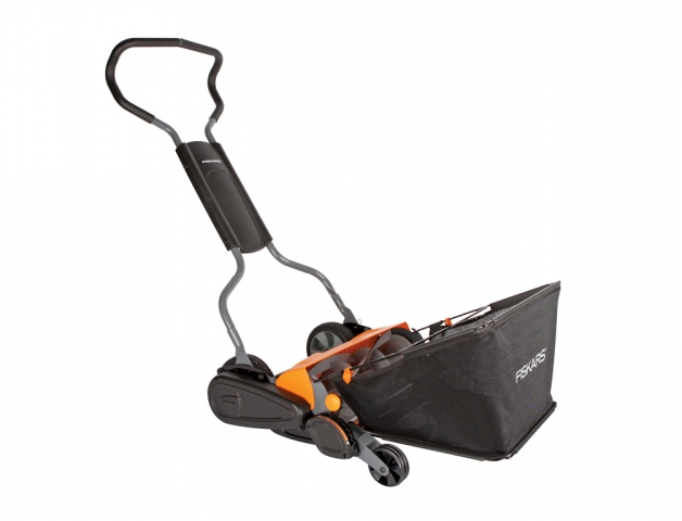 Fiskars StaySharp Max kézi fűnyíró, fűgyűjtővel
