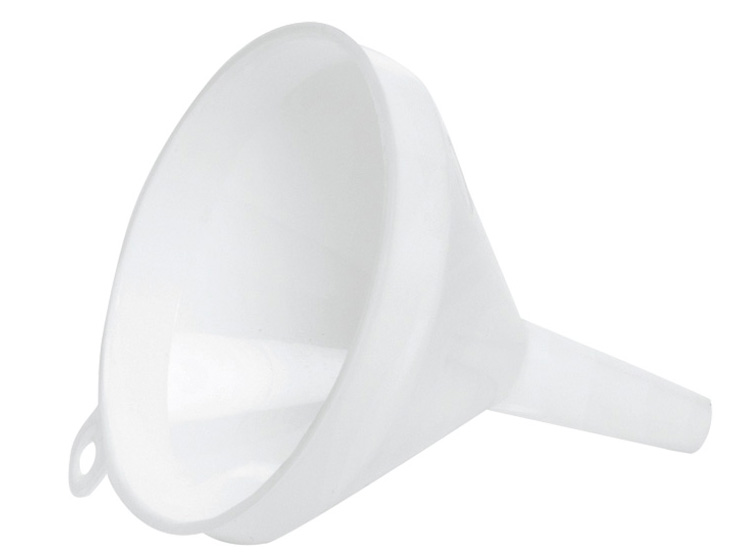 Műanyag tölcsér 22 cm